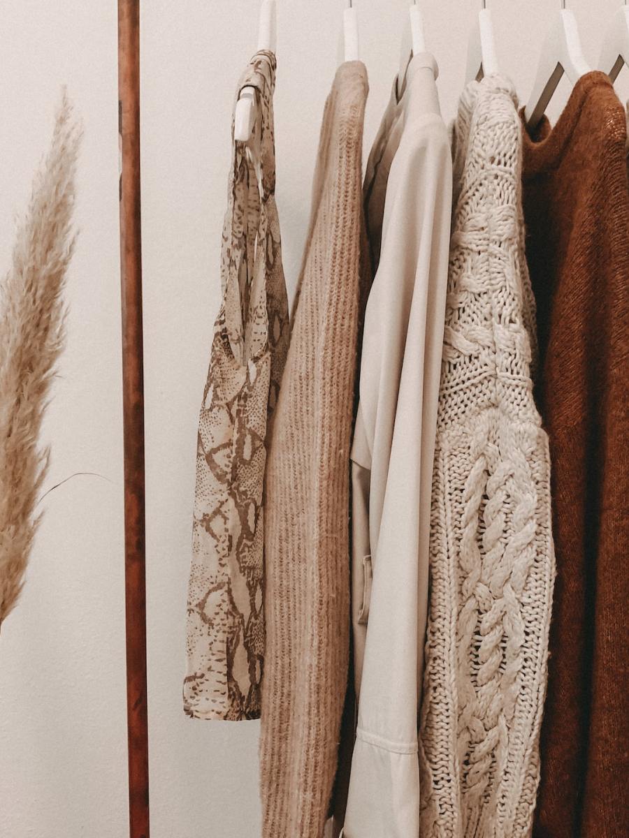 9 Slow Fashion Ideas that Save Money and the&nbsp;Earth