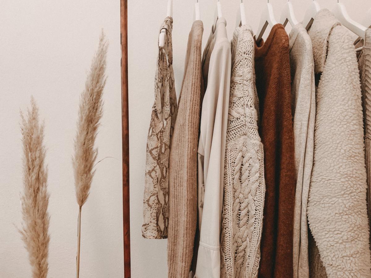 9 Slow Fashion Ideas that Save Money and the&nbsp;Earth